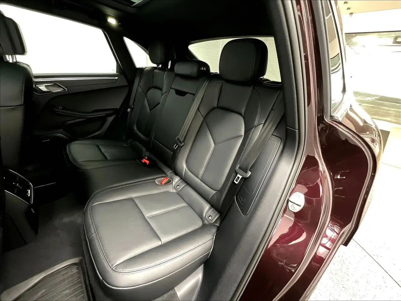 Porsche Macan - Image 15