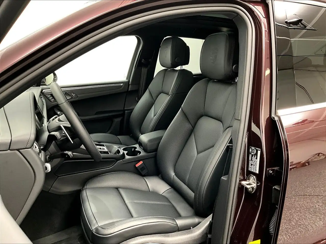 Porsche Macan - Image 12