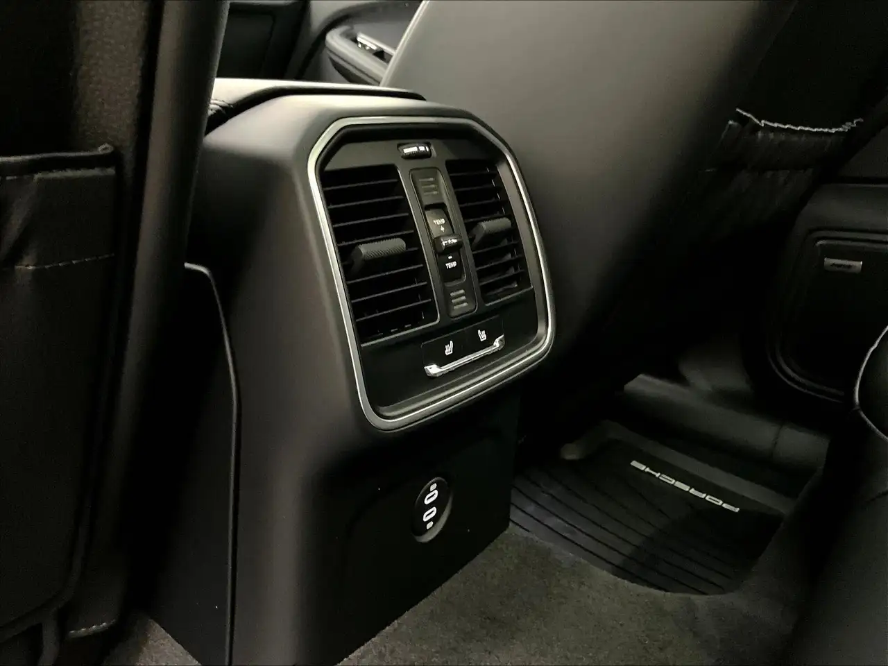 Porsche Macan - Image 39