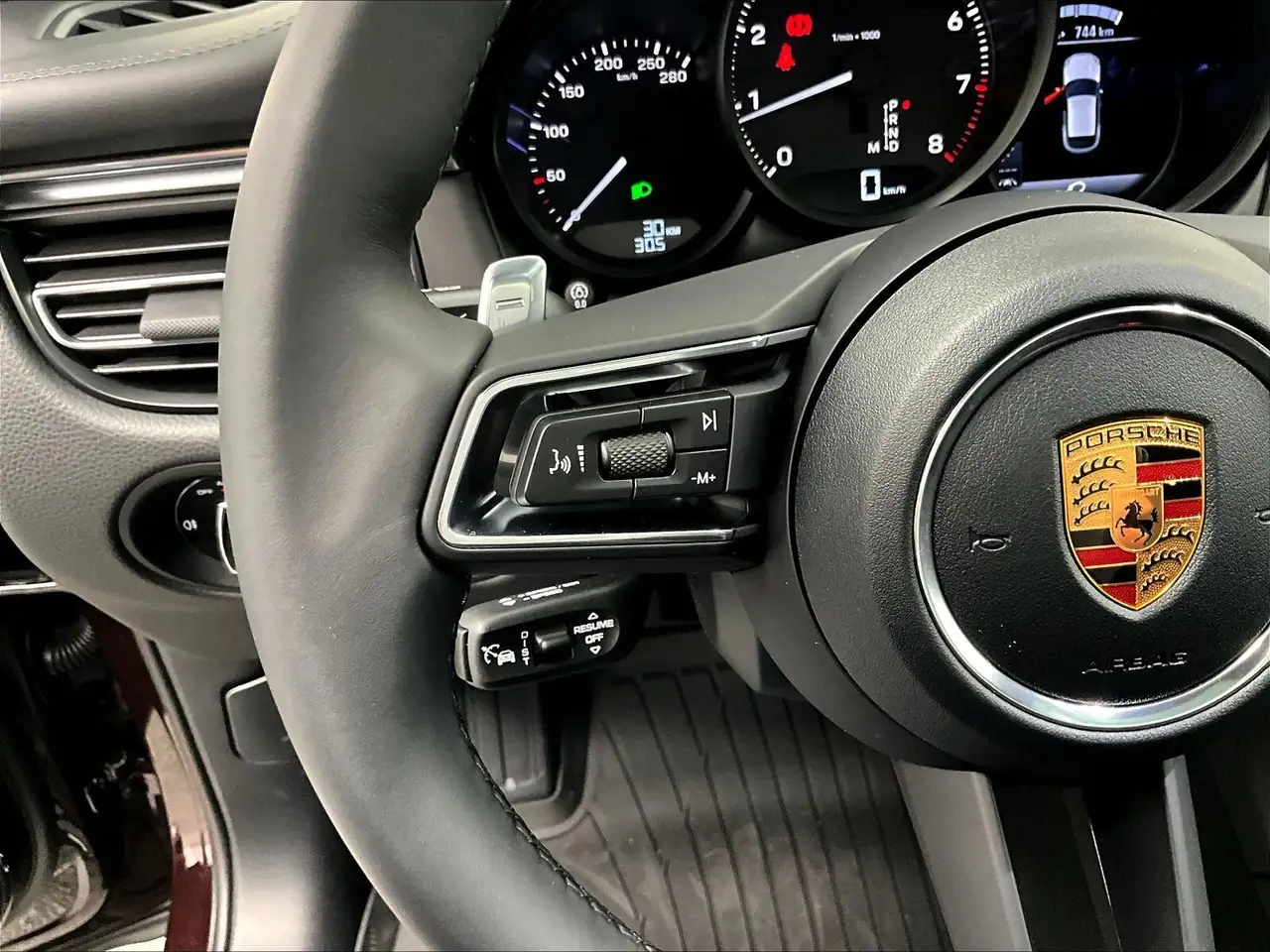Porsche Macan - Image 19