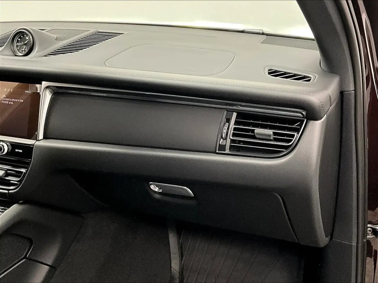 Porsche Macan - Image 26