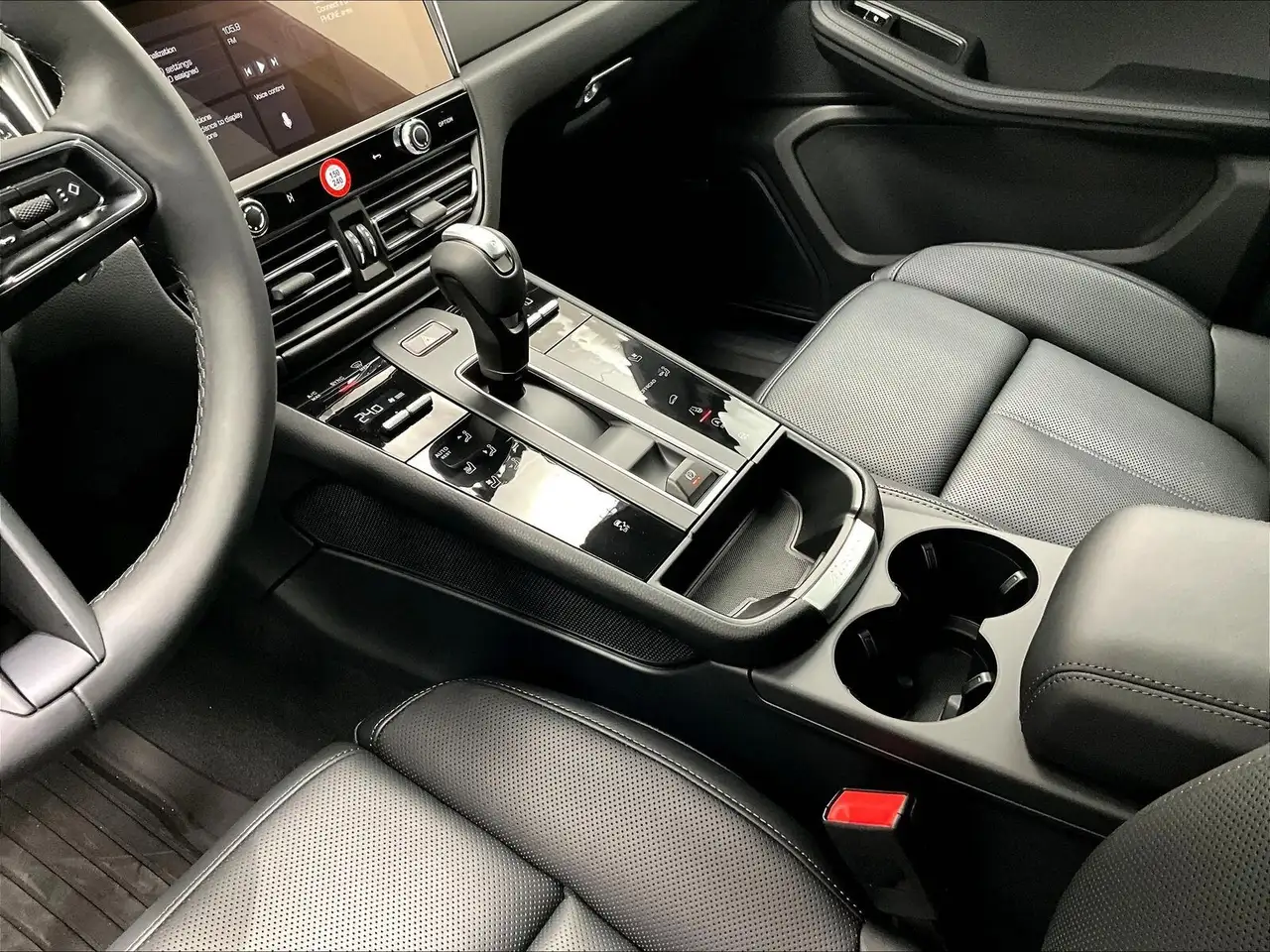Porsche Macan - Image 22