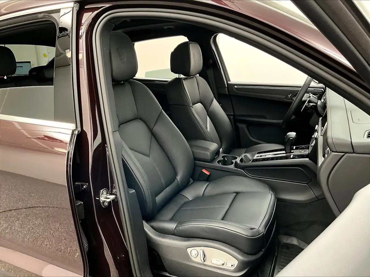 Porsche Macan - Image 14