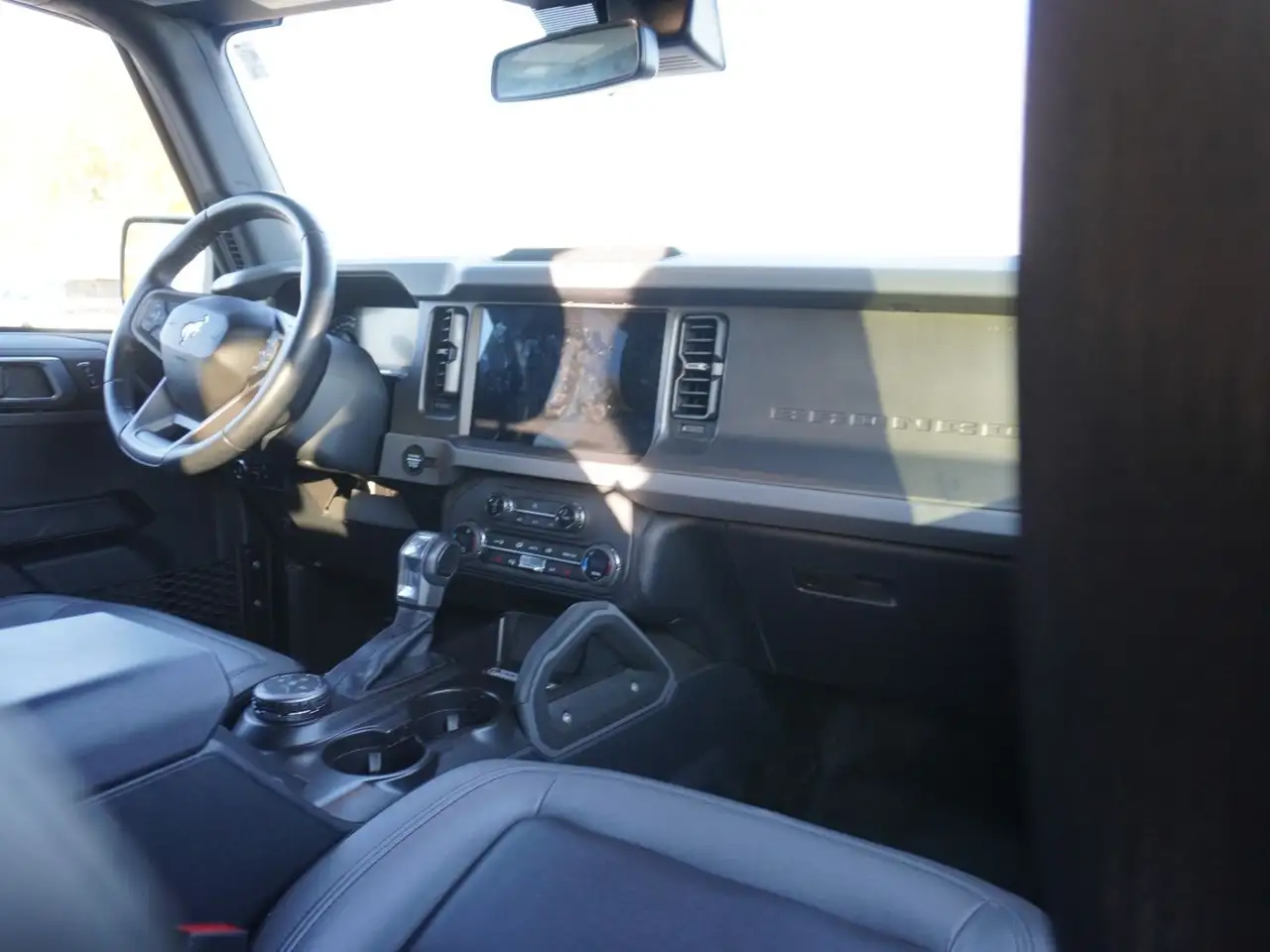 Ford Bronco - Image 20