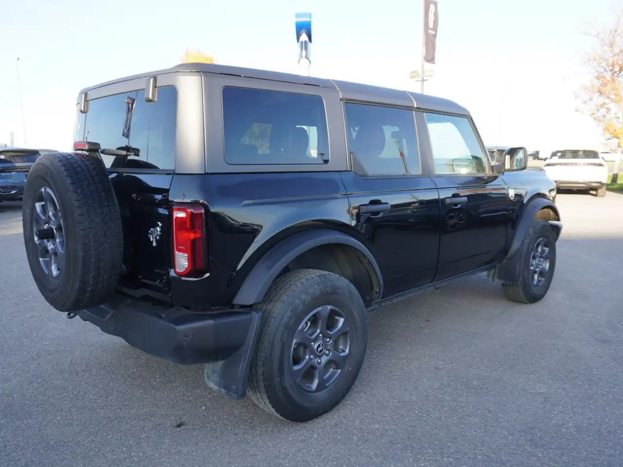 Ford Bronco - Image 9