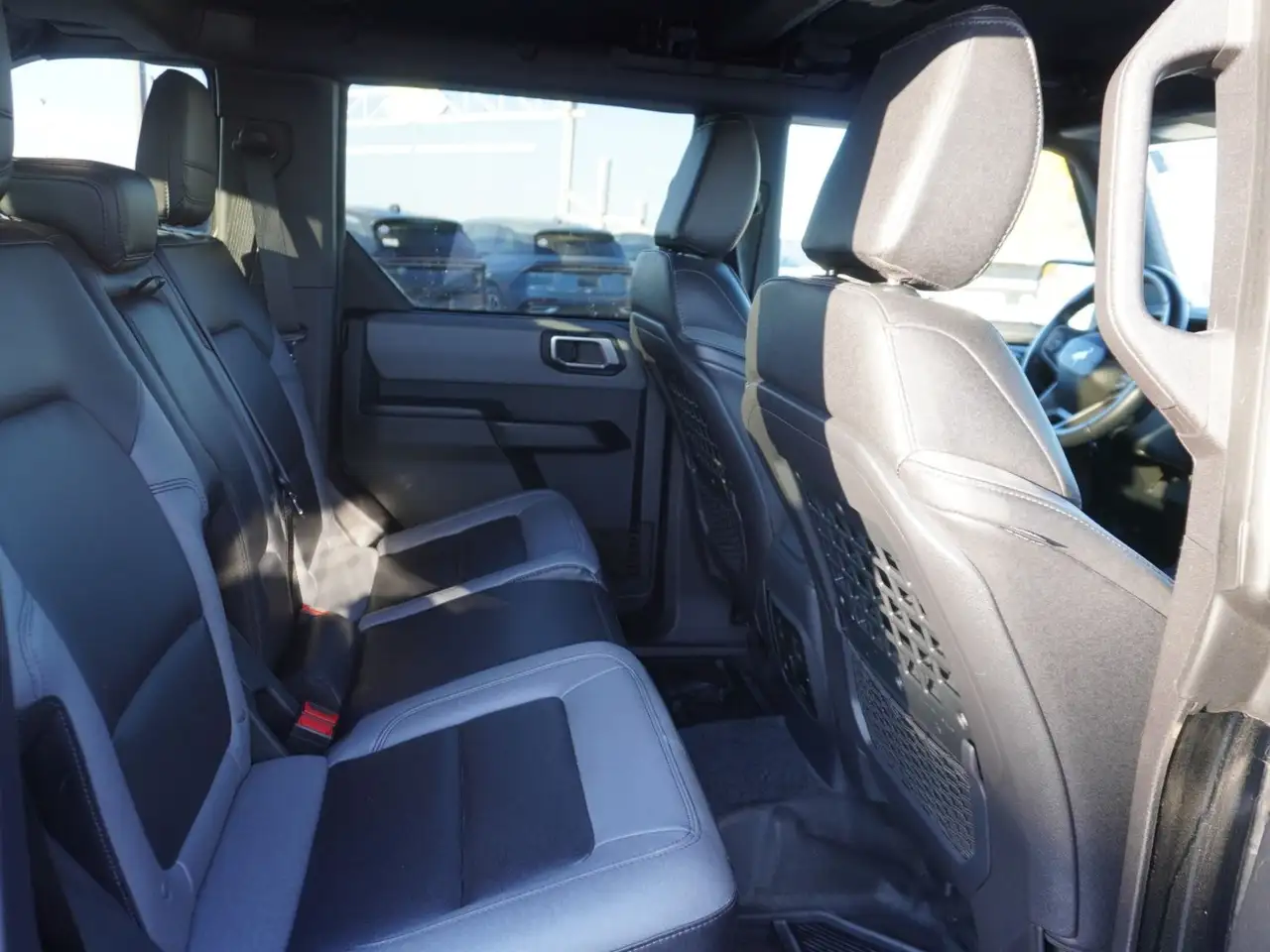Ford Bronco - Image 19
