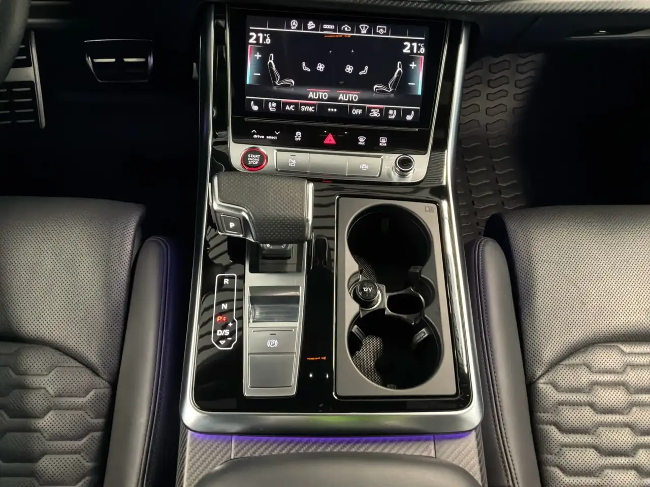 Audi RS Q8 - Image 22