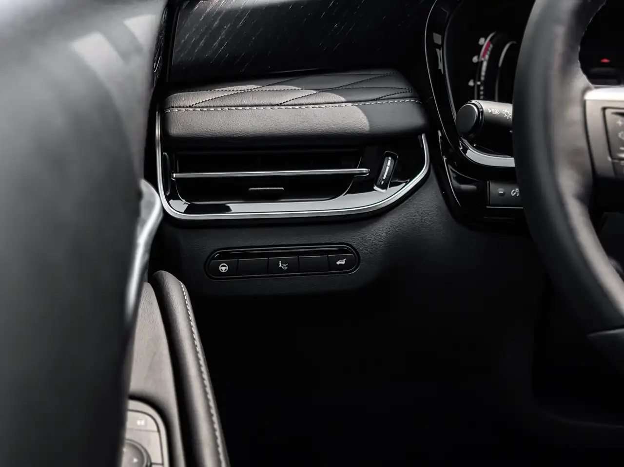 Infiniti QX65 - Image 21