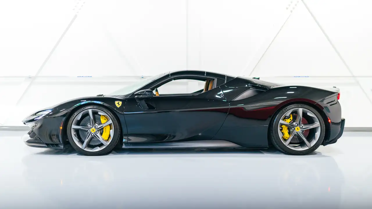Ferrari SF90 Spider - Image 15