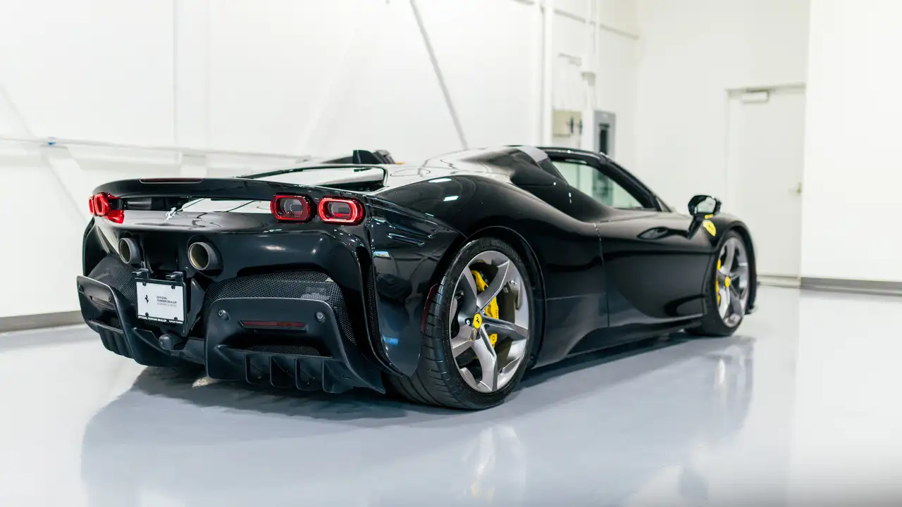 Ferrari SF90 Spider - Image 20