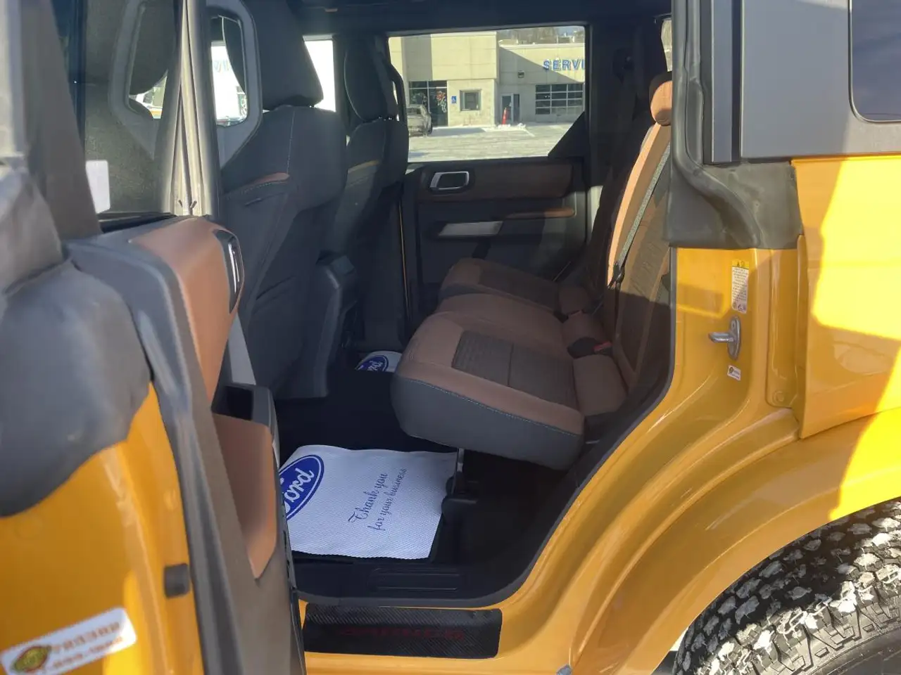 Ford Bronco - Image 9