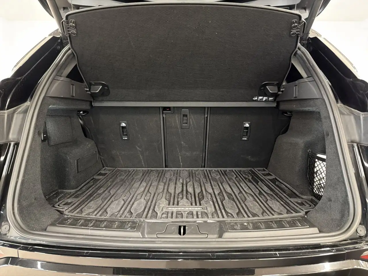 Land Rover Range Rover Evoque - Image 28