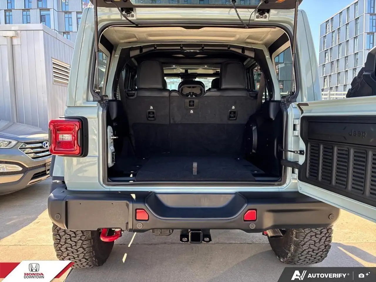 Jeep Wrangler - Image 22