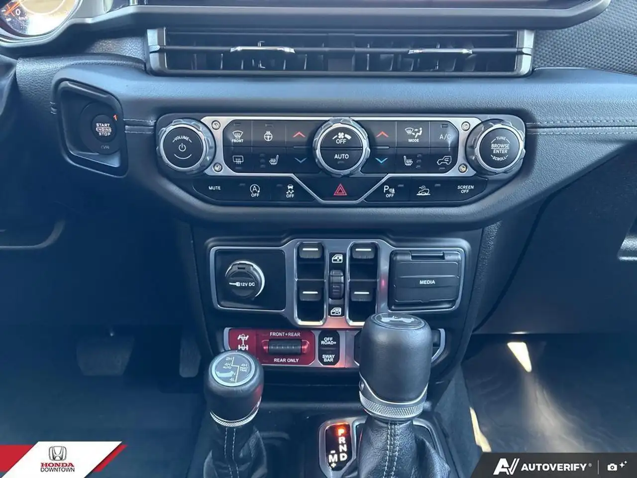 Jeep Wrangler - Image 15
