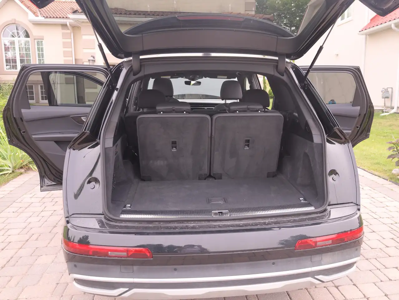 Audi Q7 - Image 2