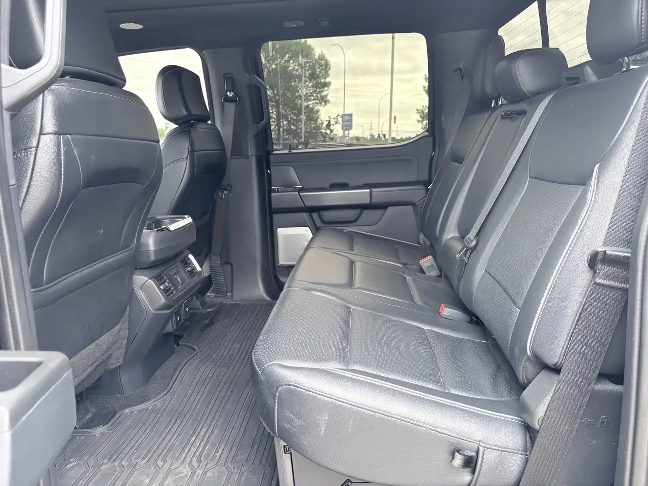 Ford F-150 - Image 30