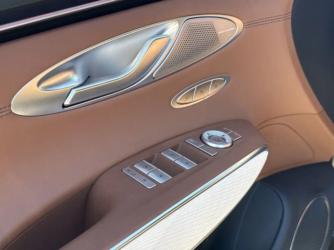 Genesis GV70 - Image 15