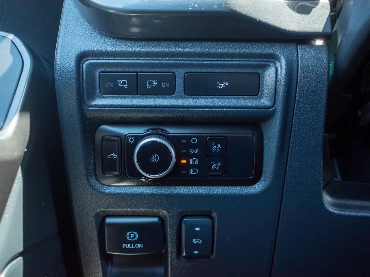 Ford F-150 - Image 35