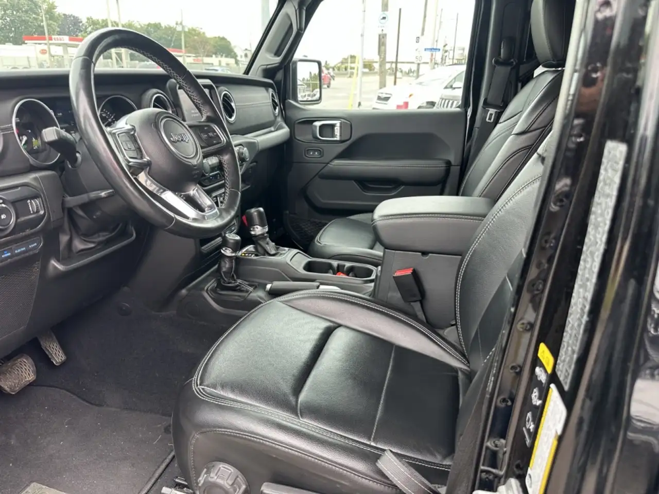 Jeep Wrangler - Image 13