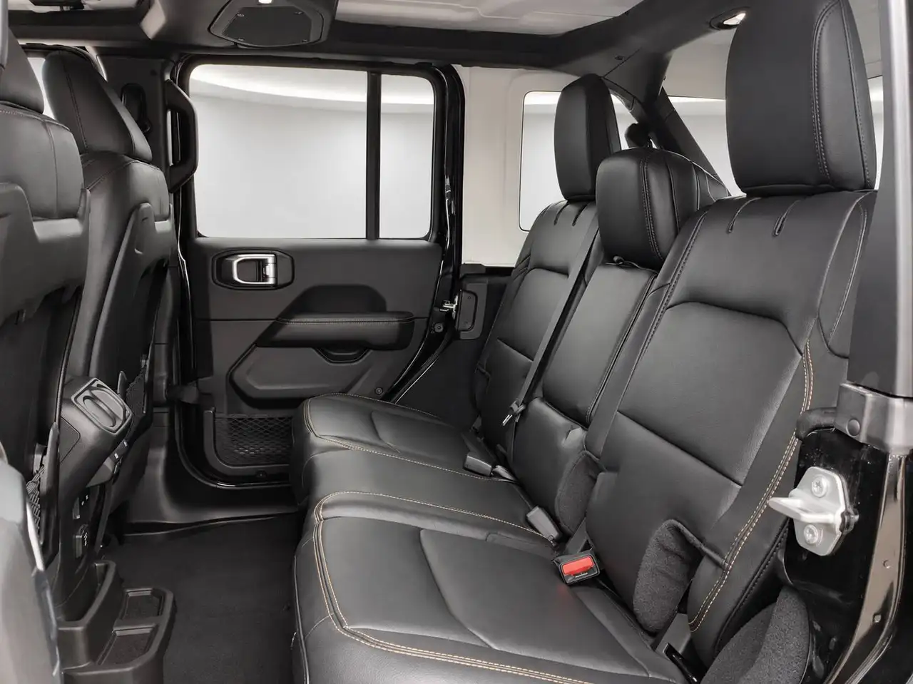 Jeep Wrangler - Image 20