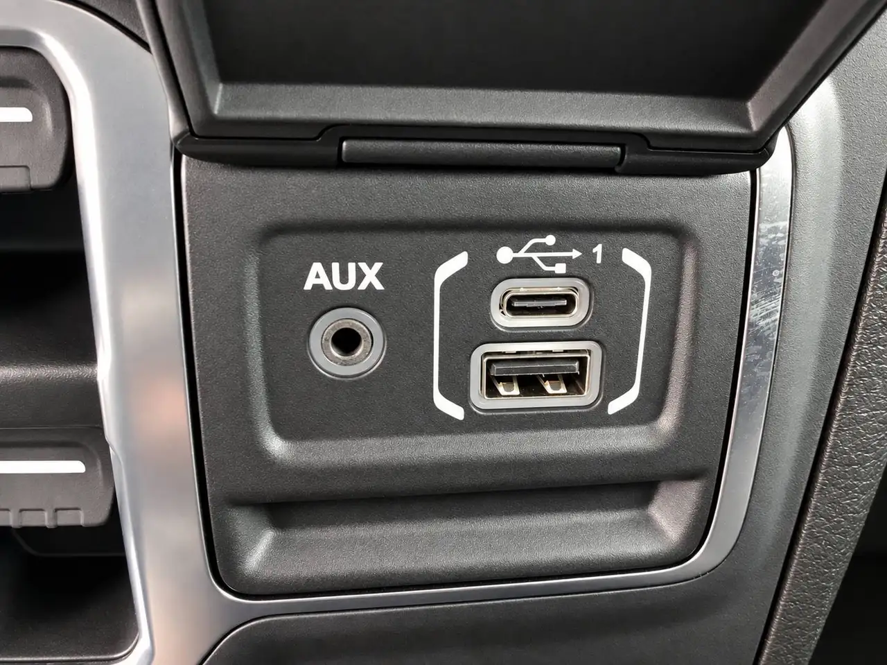 Jeep Wrangler - Image 14