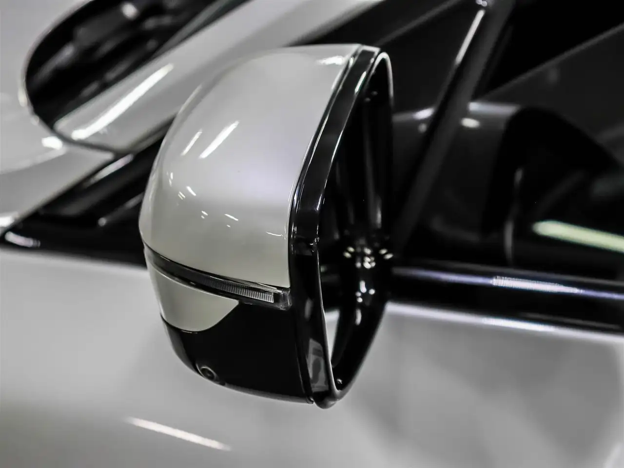 BMW 4 Series - Image 23
