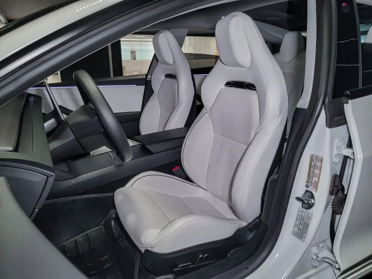 Tesla Model 3 - Image 13