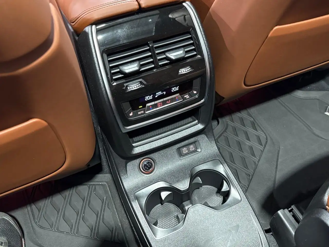 BMW X7 - Image 11