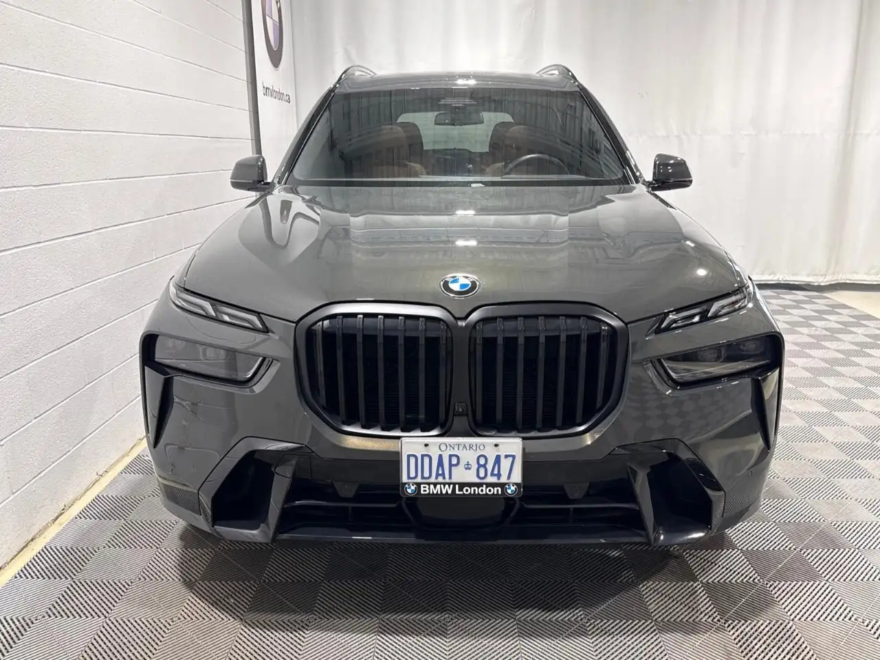 BMW X7 - Image 2
