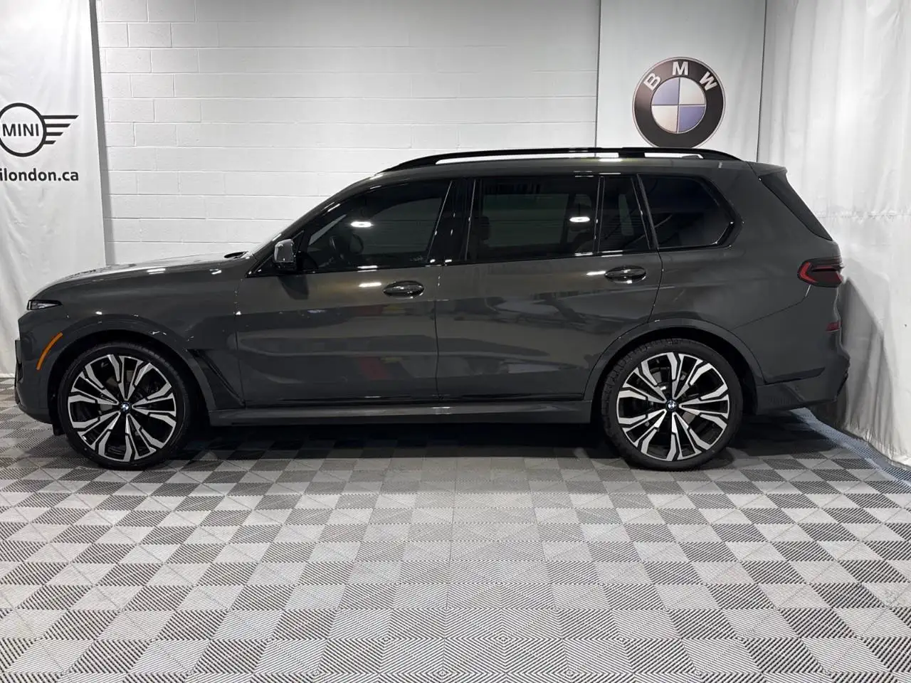 BMW X7 - Image 3