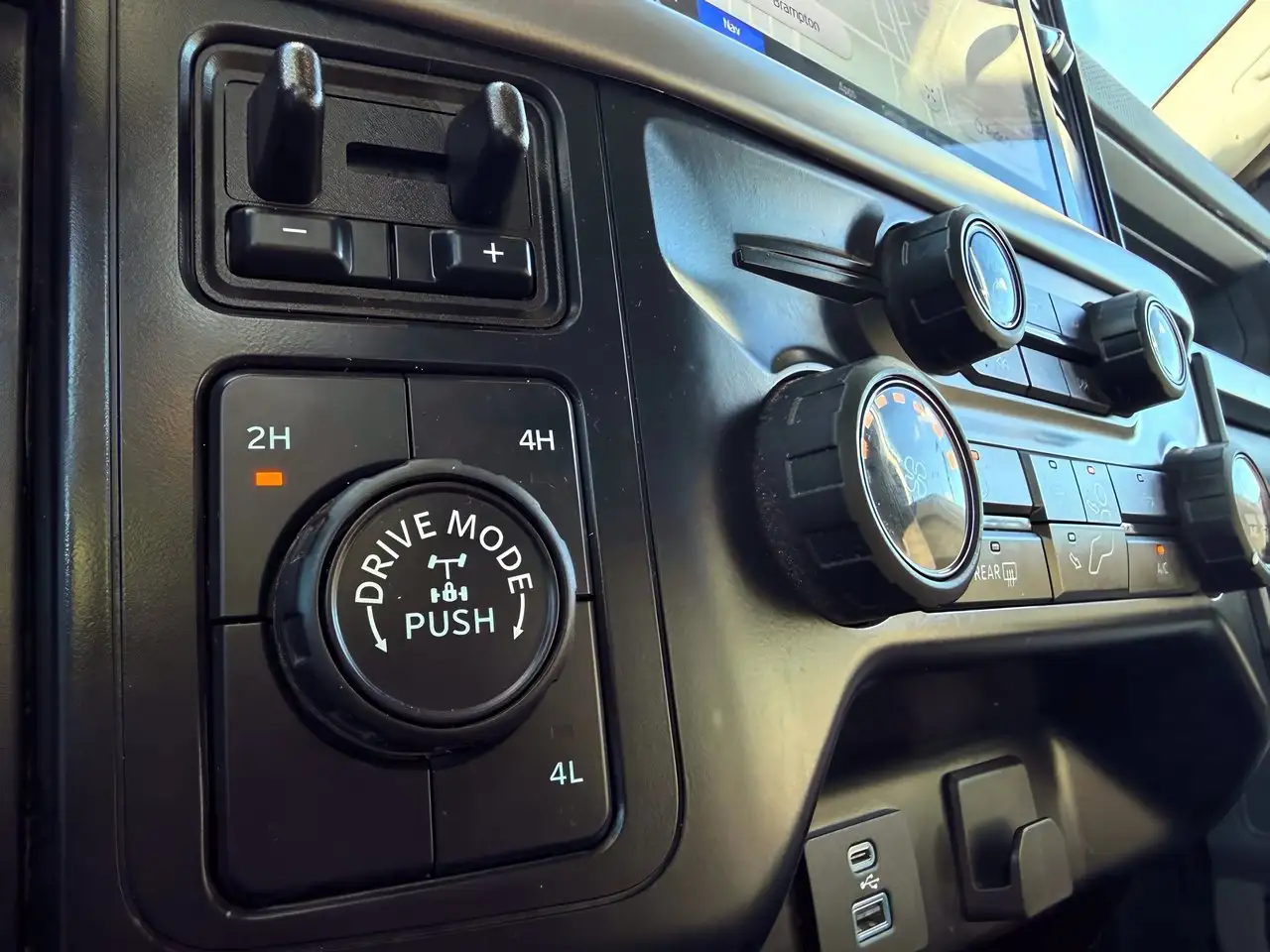Ford F-150 - Image 28