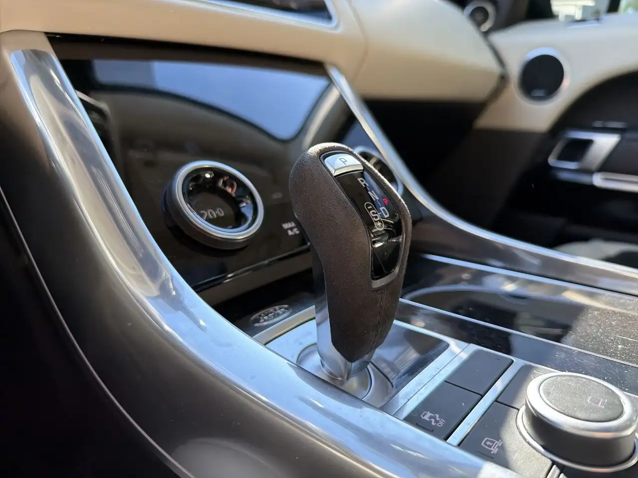 Land Rover Range Rover Sport - Image 17
