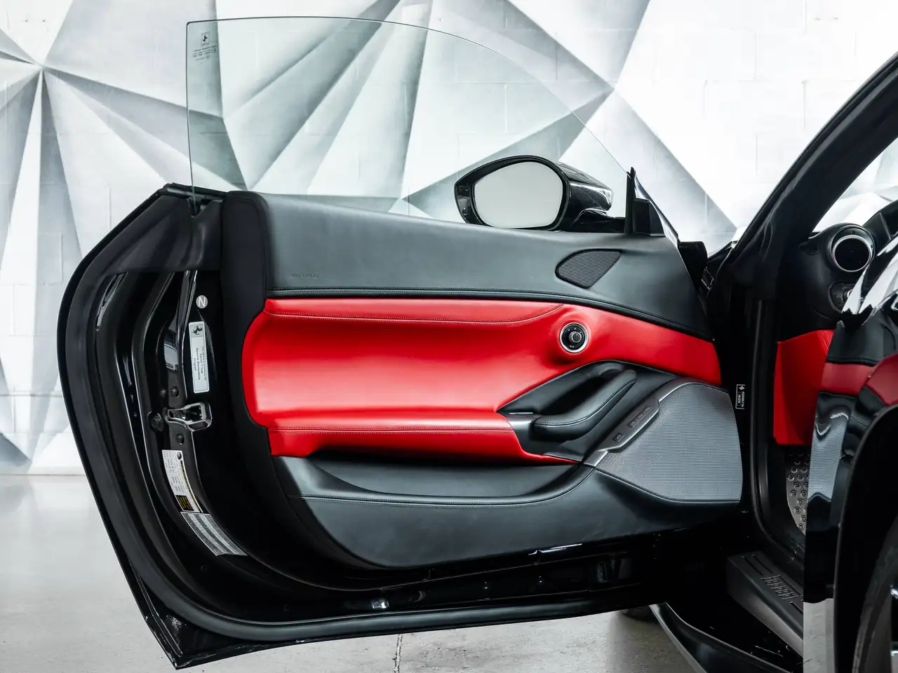 Ferrari Portofino - Image 23
