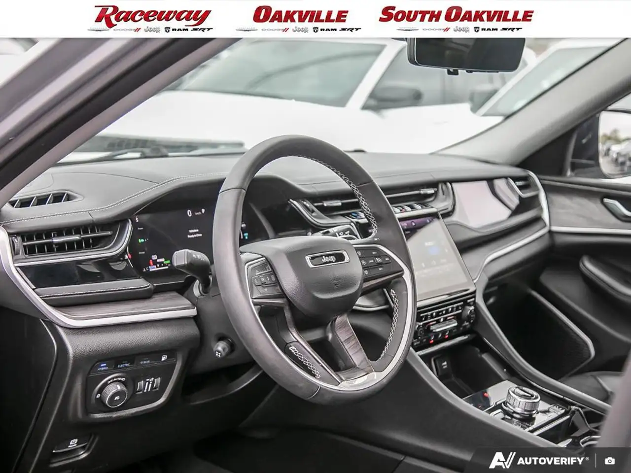 Jeep Grand Cherokee - Image 14