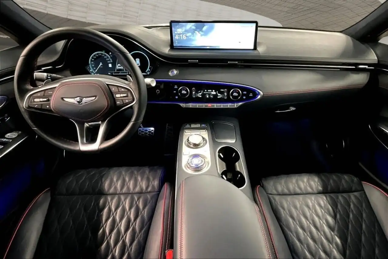 Genesis GV70 - Image 9