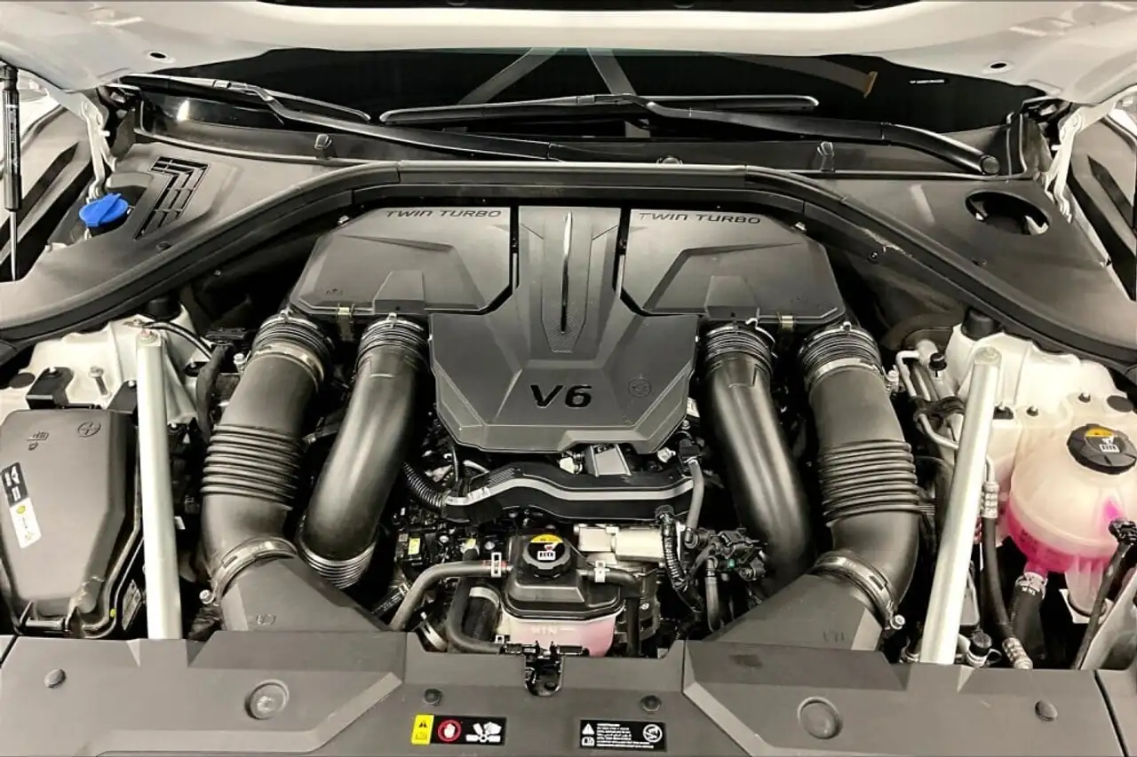 Genesis GV70 - Image 32
