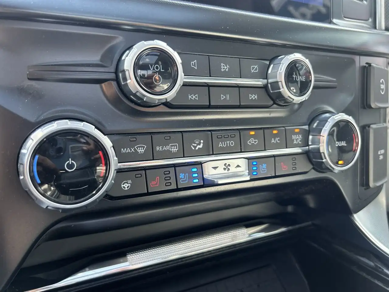 Ford F-150 - Image 25