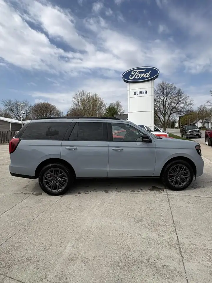 Ford Expedition - Image 4