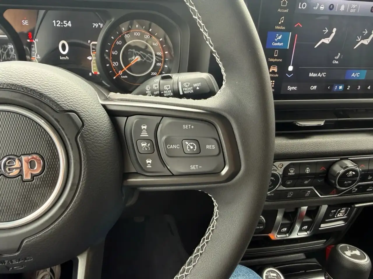 Jeep Wrangler - Image 16