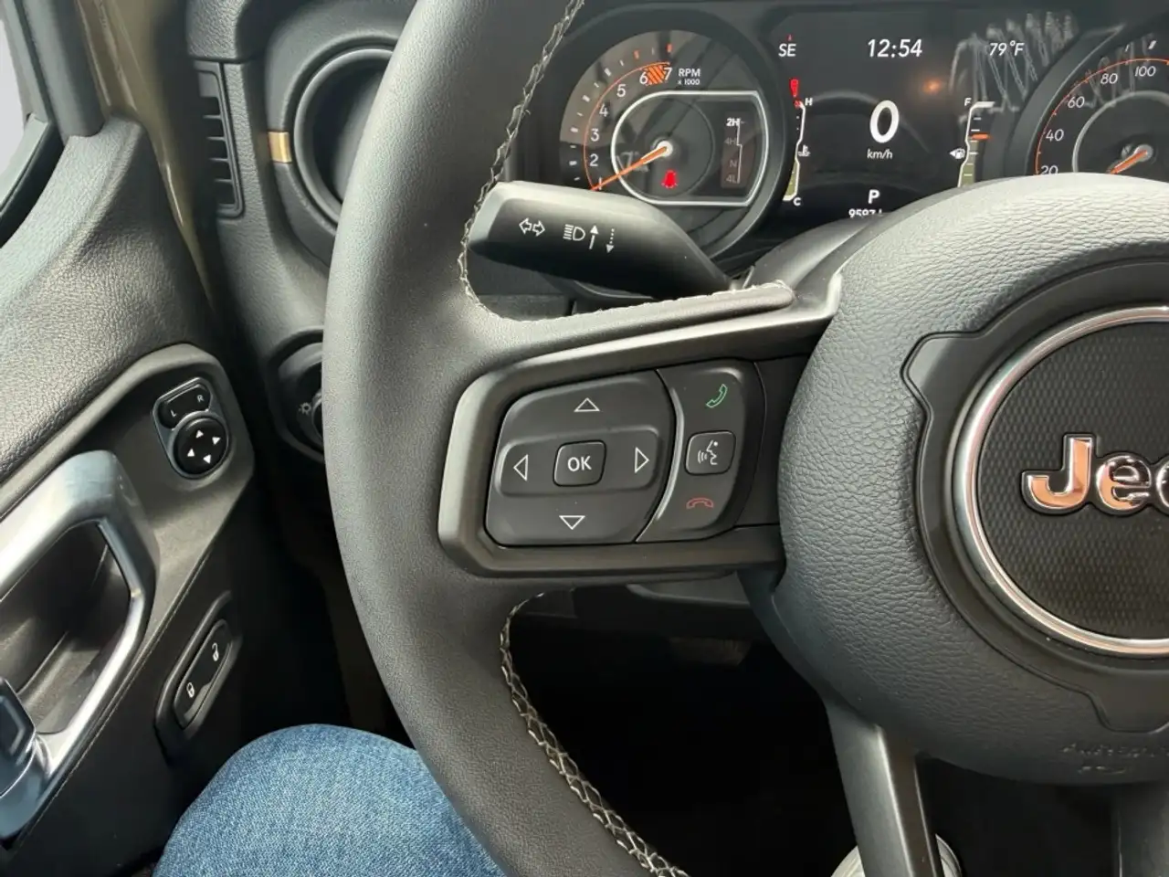 Jeep Wrangler - Image 15
