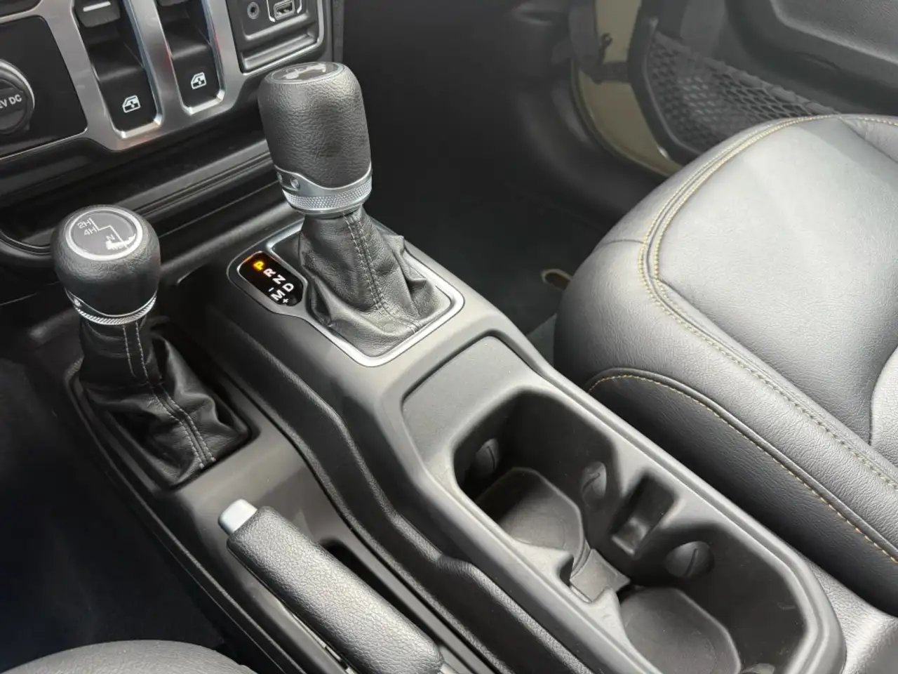 Jeep Wrangler - Image 21