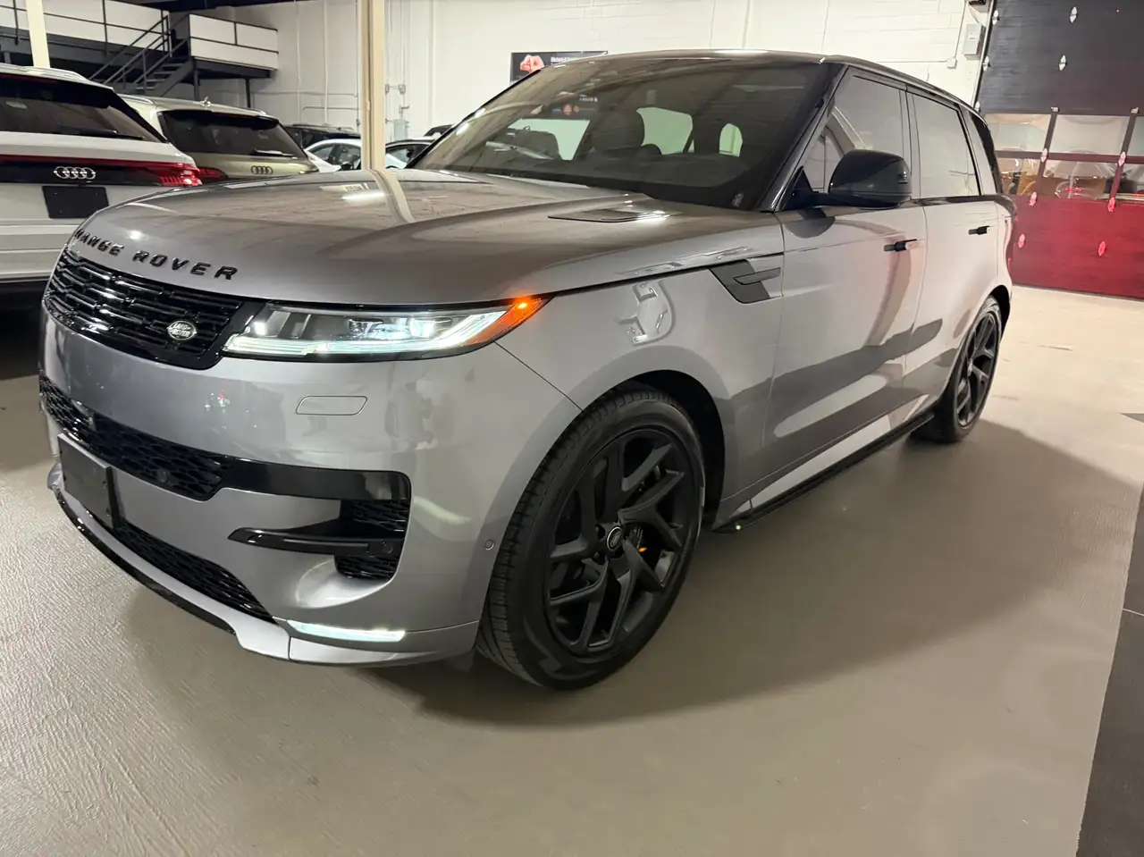 Land Rover Range Rover Sport - Image 2