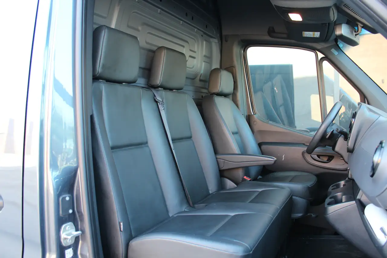 Mercedes-Benz Sprinter - Image 5