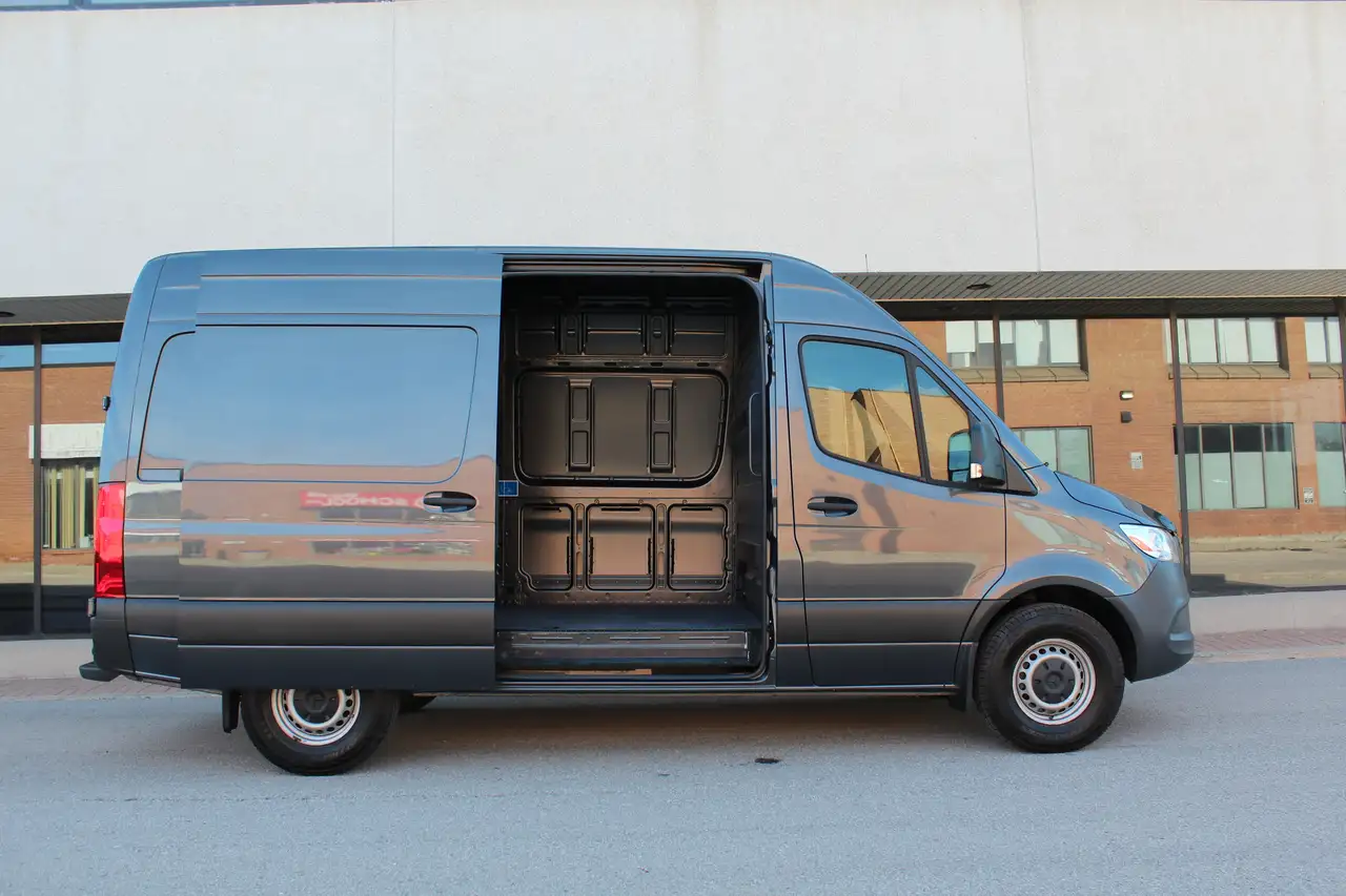 Mercedes-Benz Sprinter - Image 7