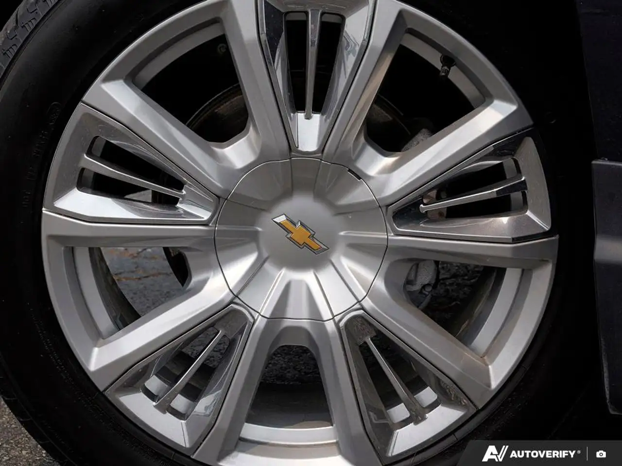 Chevrolet Silverado 1500 - Image 6