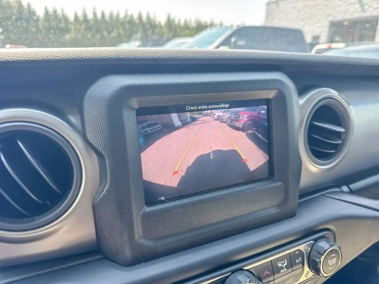 Jeep Wrangler - Image 24