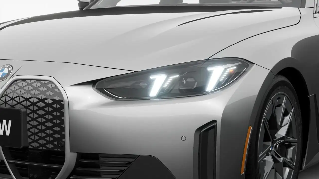 BMW i4 - Image 6