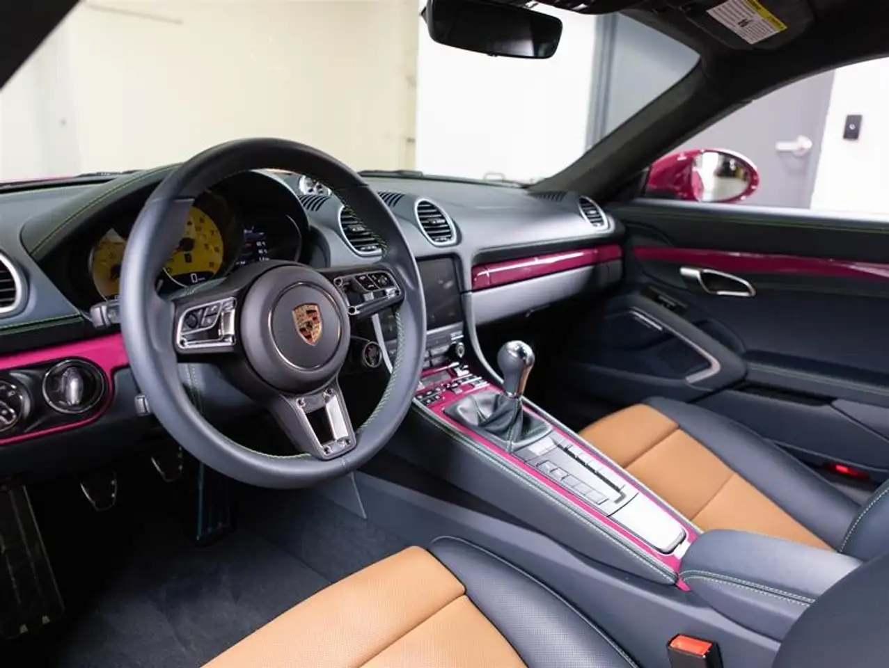 Porsche 718 Cayman - Image 12
