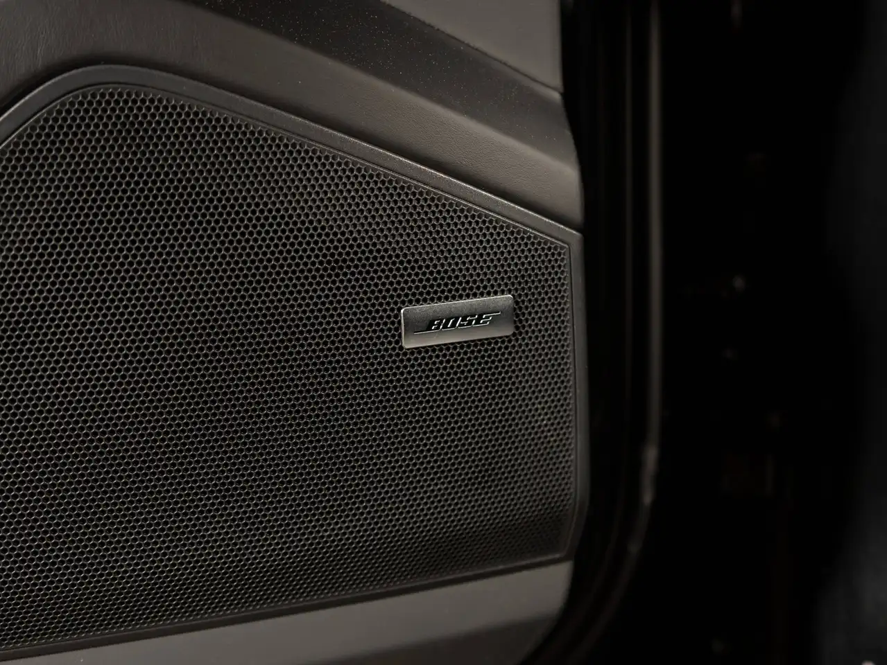 Porsche Cayenne - Image 17