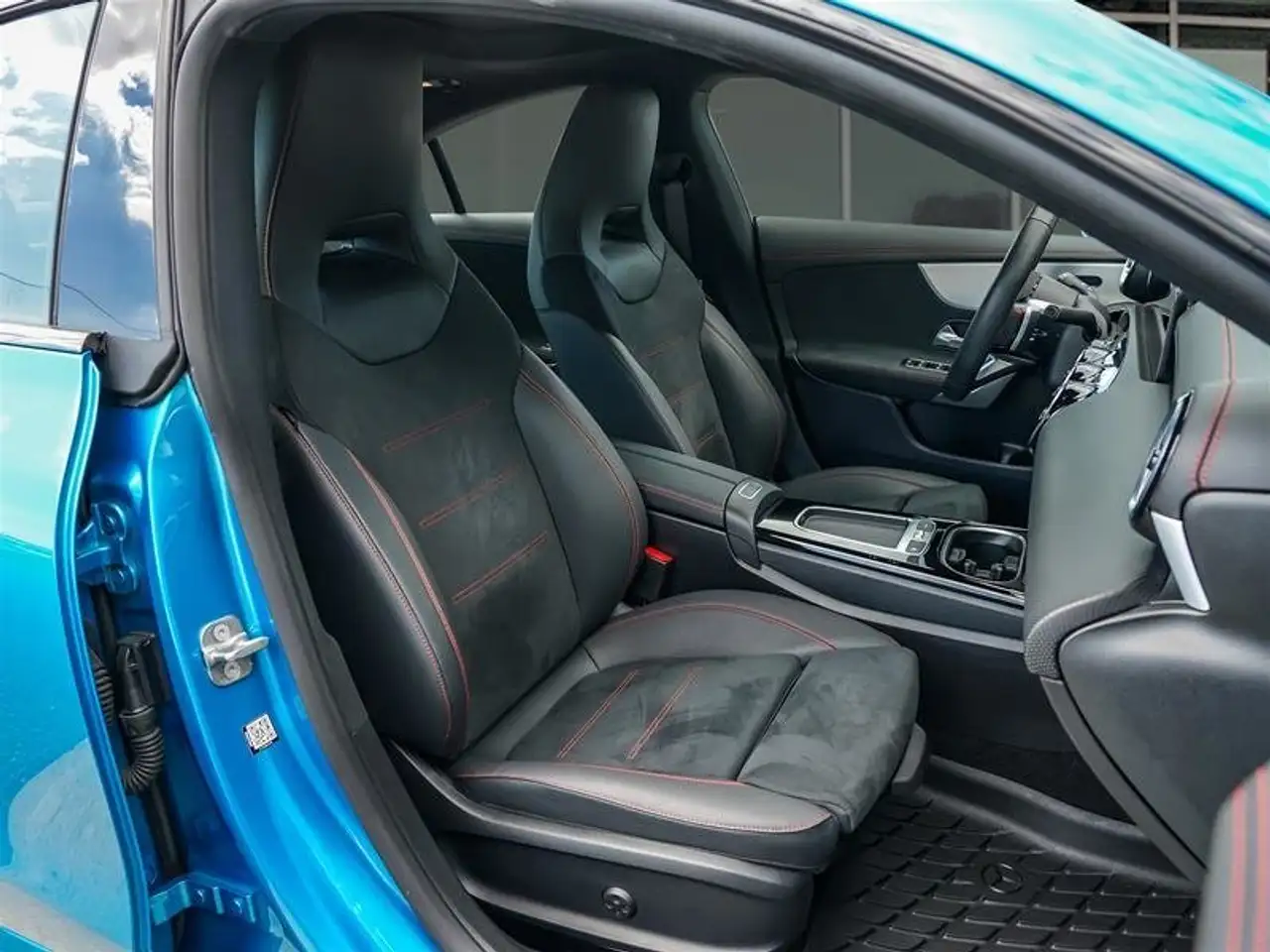 Mercedes-Benz CLA - Image 20
